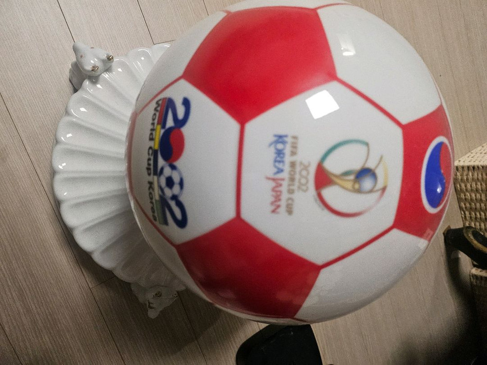 2002년월드컵 축구공 도자기 장식품--2