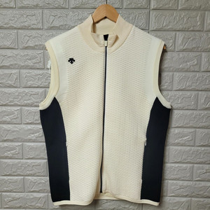 데상트골프 블랜디드 니트 방풍베스트 이미지