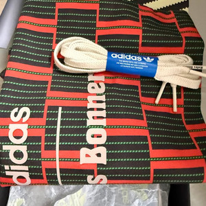 아디다스 웨일즈보너 스니커즈