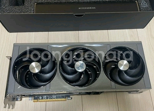 사파이어 9070 XT 니트로 그래픽카드--6