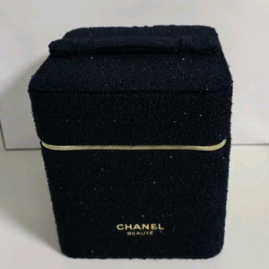샤넬 뷰티 2025 골드등급 베니티 파우치(미개봉 새제품) 이미지