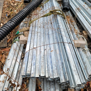 c형강 ㄷ형강 잔넬 가관 사각파이프 농막자재. 지줏대