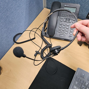 콜업무 편리한 헤드셋+ LG최신 인터넷IP전화기 세트 이미지