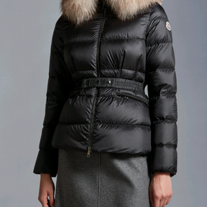 새상품 몽클레어 보에드23fw 폭스퍼 2사이즈블랙