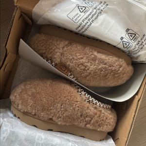 어그 타스만 맥시컬리 새상품 키즈7T (145)