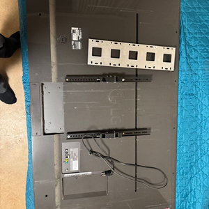 LG 65인치 UHD TV + 벽걸이 브라켓 세트