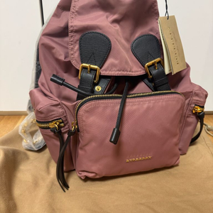 버버리 스몰 핑크 백팩 (새상품)