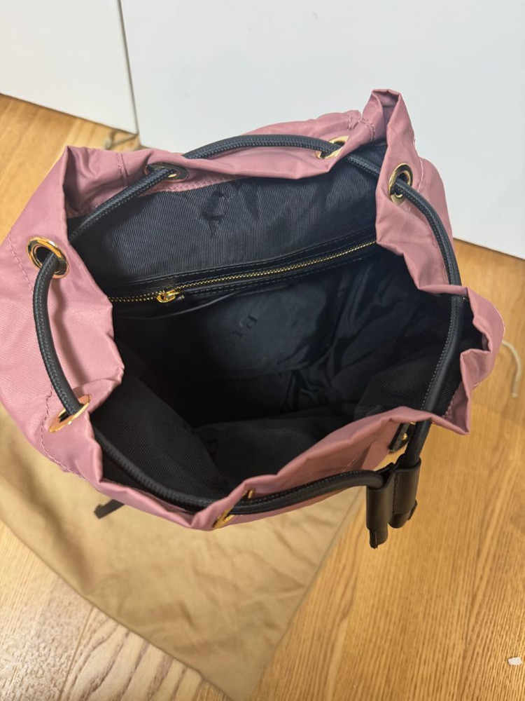 버버리 스몰 핑크 백팩 (새상품)--2