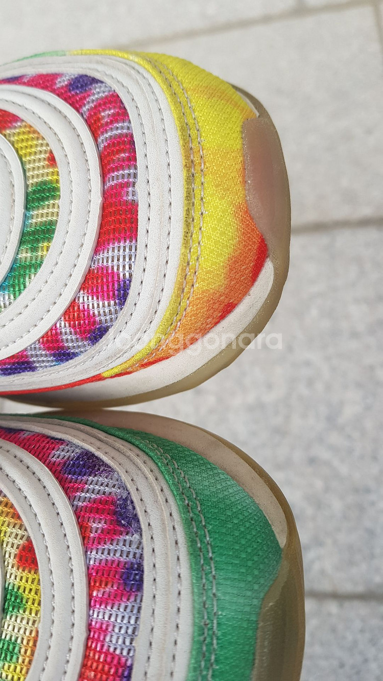 나이키 에어맥스97 airmax97 무지개 235 저렴히 팝니다--7