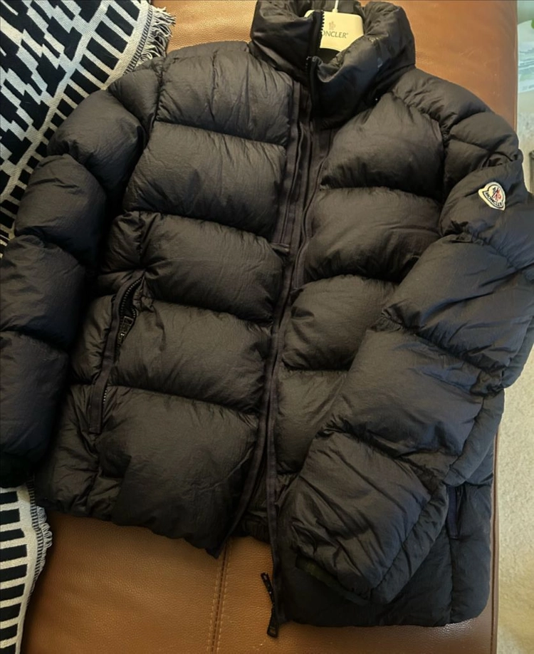몽클레어 남성패딩 - 안심되는 중고거래