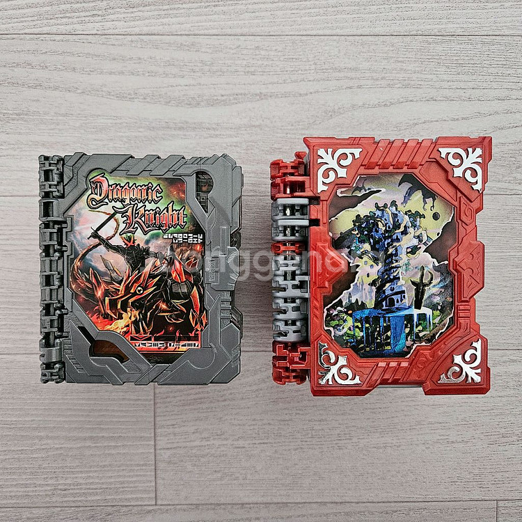 가면라이더 세이버 DX 드래고닉 나이트 외 1종--0