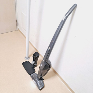 정상작동 일렉트로룩스 무선청소기 배터리좋음 아이언그레이 2in1스틱+핸디