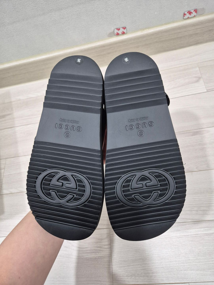 (새상품)구찌 여성 미니 더블 G 샌들 블랙 36(230)--5