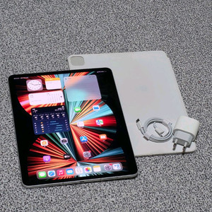 아이패드 프로 5세대 12.9인치 실버 2TB 셀룰러+wifi 최고사양 + 정품 스마트폴리오 S급 130만