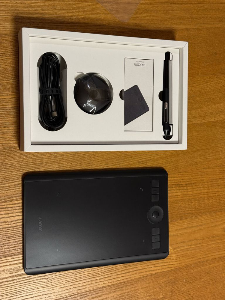 와콤 인튜어스 프로 PTH-460 팝니다(미개봉급+추가구성품)--2