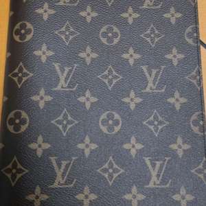 루이비통 모노그램 데스크 아젠다 노트커버 팝니다