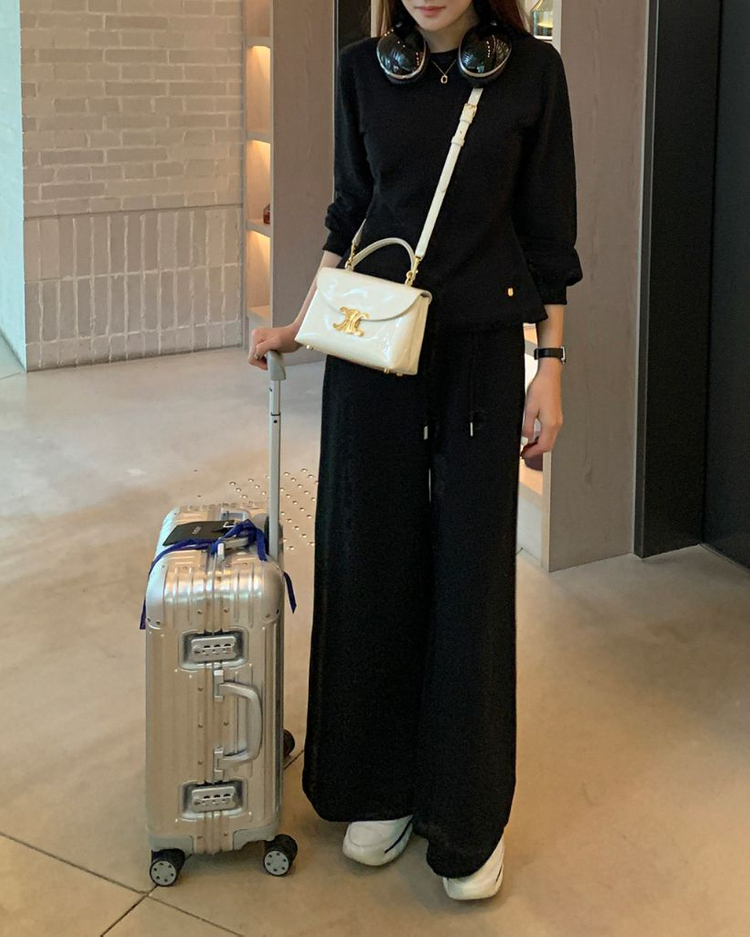 지수다움 J lounge 라운지 탑 크롭 맨투맨 블랙 S 새상품--1