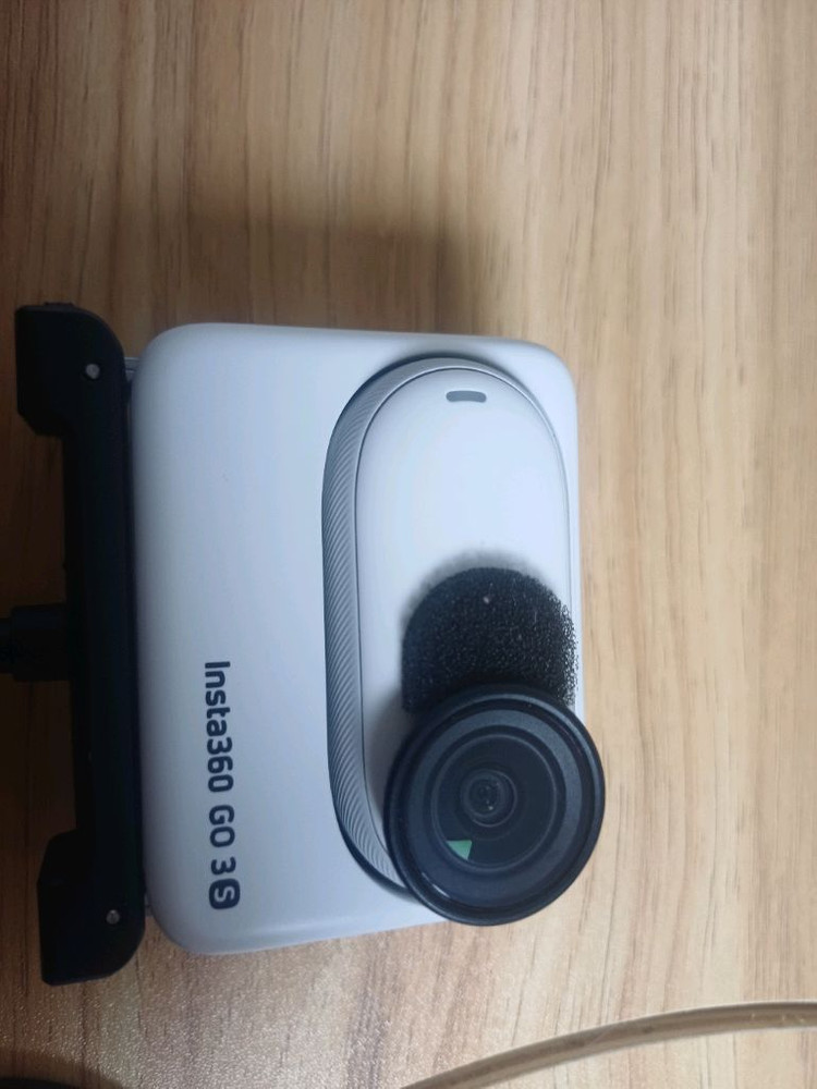 인스타360 go3s 128기가 팝니다--3