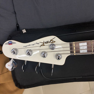 스피어 SAJ-250 베이스 기타 20에 판매합니다