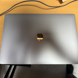 맥북프로 M2 16인치 8코어