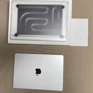 [안전결제] 맥북프로 M4 (25/7월생산, 26년 8월 보증, 신품급), 실버 풀박/악세사리