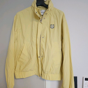 메종키츠네 옐로우 바람막이 S