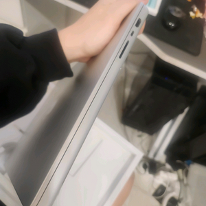 맥북 프로 M1 Pro 16인치 32GB / 512GB 실버 판매 합니다.