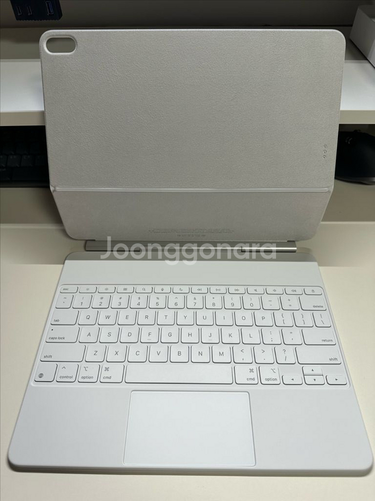 애플 정품 아이패드 에어 13인치 (M2, M3 용) 매직키보드--0