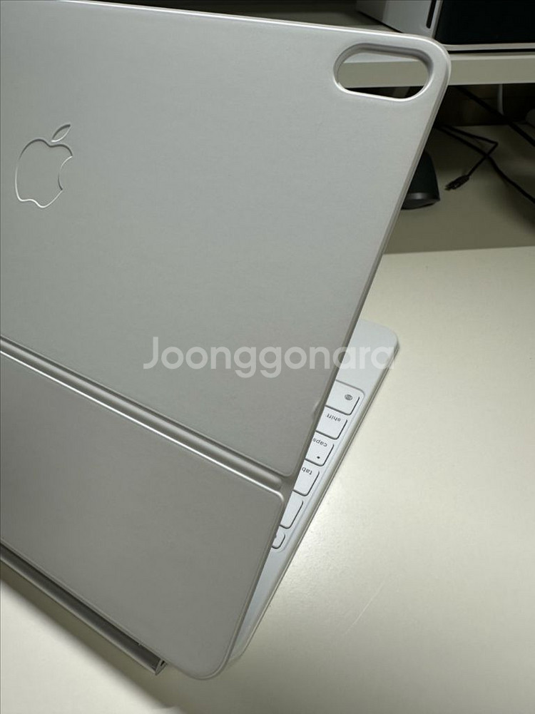 애플 정품 아이패드 에어 13인치 (M2, M3 용) 매직키보드--3