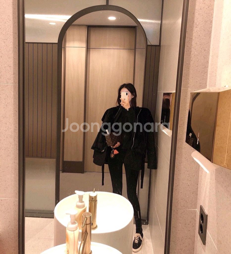 로즈니 누빔 레이어드 패딩 페이크퍼 자켓--1