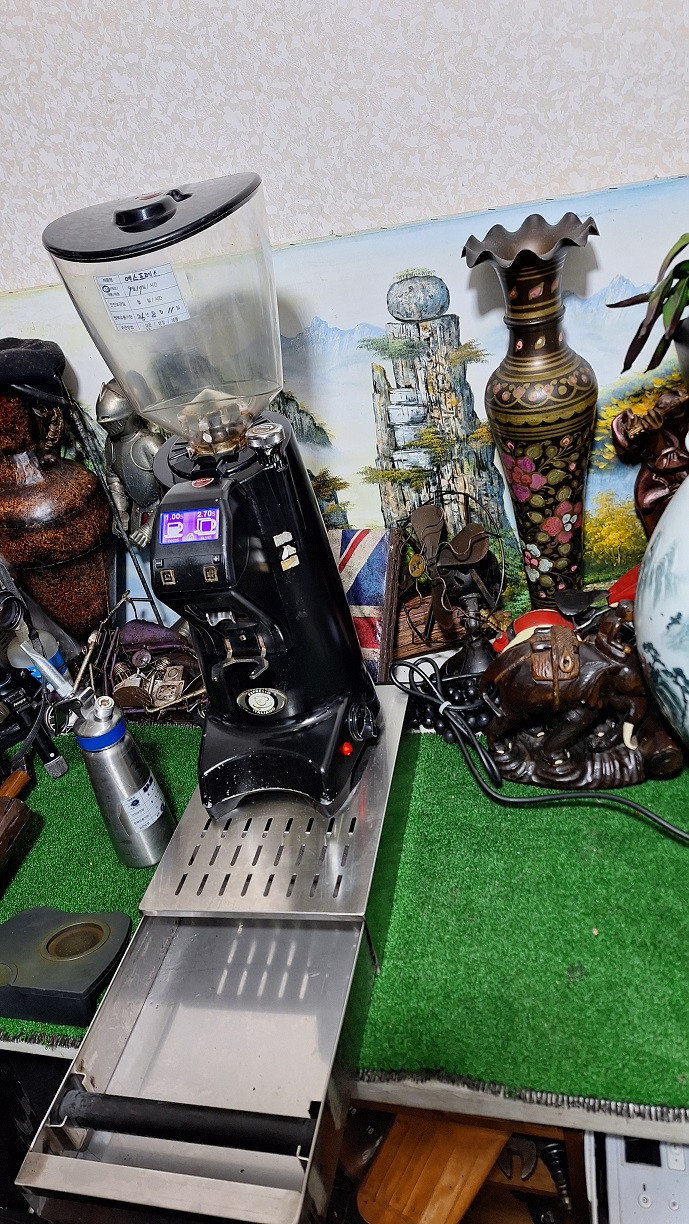 유레카 올림푸스75E. 커피분쇄기 이미지