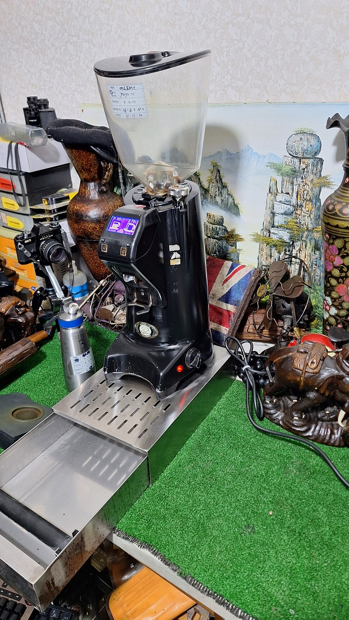 유레카 올림푸스75E. 커피분쇄기 이미지