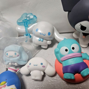 산리오 시나모롤 플로키, 한교동, 쿠로미 탑토이 가챠 체리 스윙 피규어