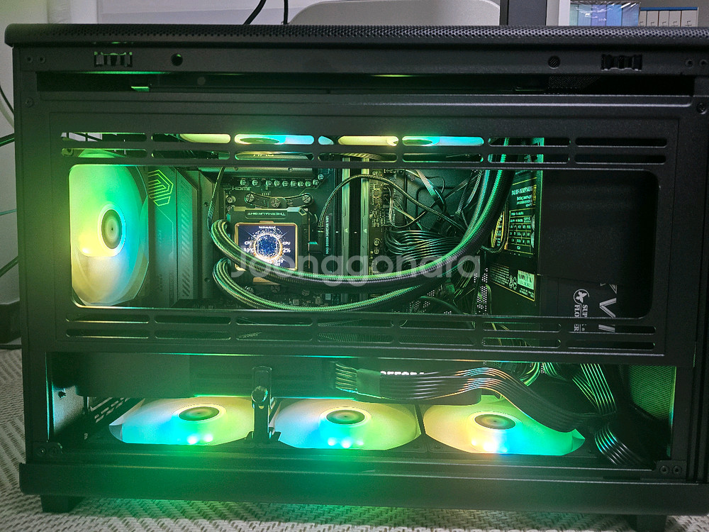 라이젠 9800x3d / rtx 5090 게이밍 데스크톱 본체--1