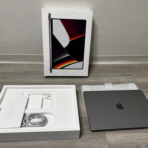 맥북프로 M1 MAX 16인치 10/32core/64GB/2TB