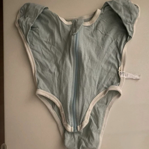 베베곰 메르비 스와들업 팝니다