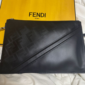 (새상품)펜디 남성 클러치백