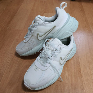 나이키v2k런 고어텍스 화이트245