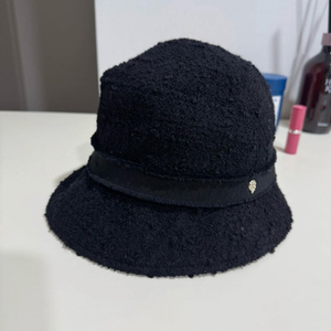 헬렌카민스키 블랙 트위드 버킷햇