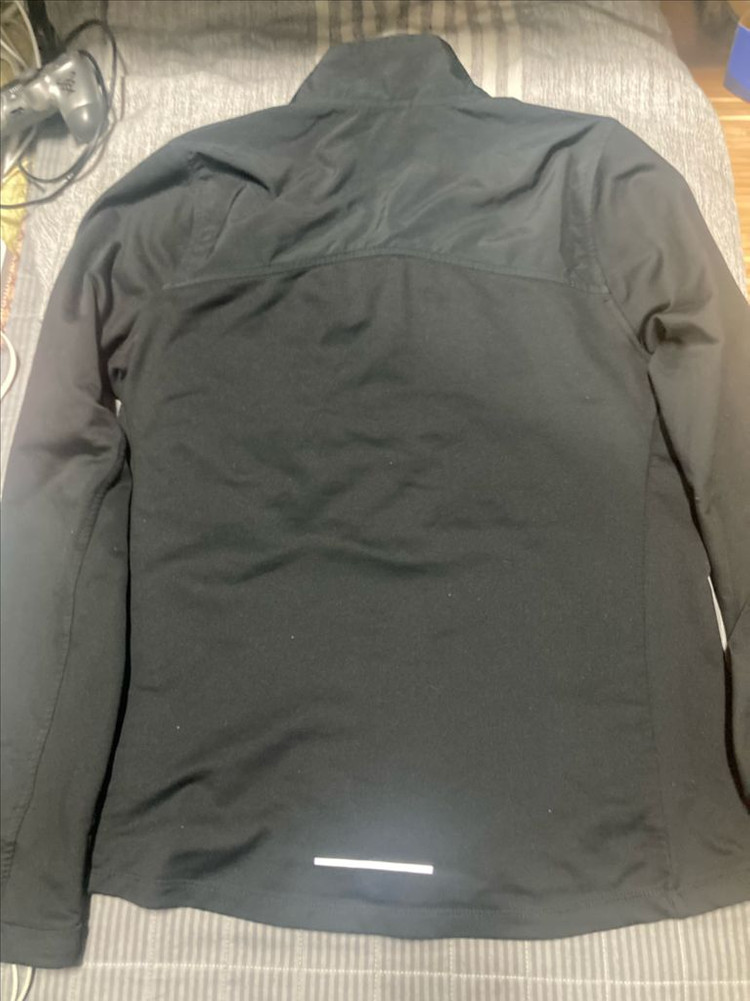 나이키러닝자켓과 나이키에어로로프트 조끼와자켓 m사이즈 팝니다--1