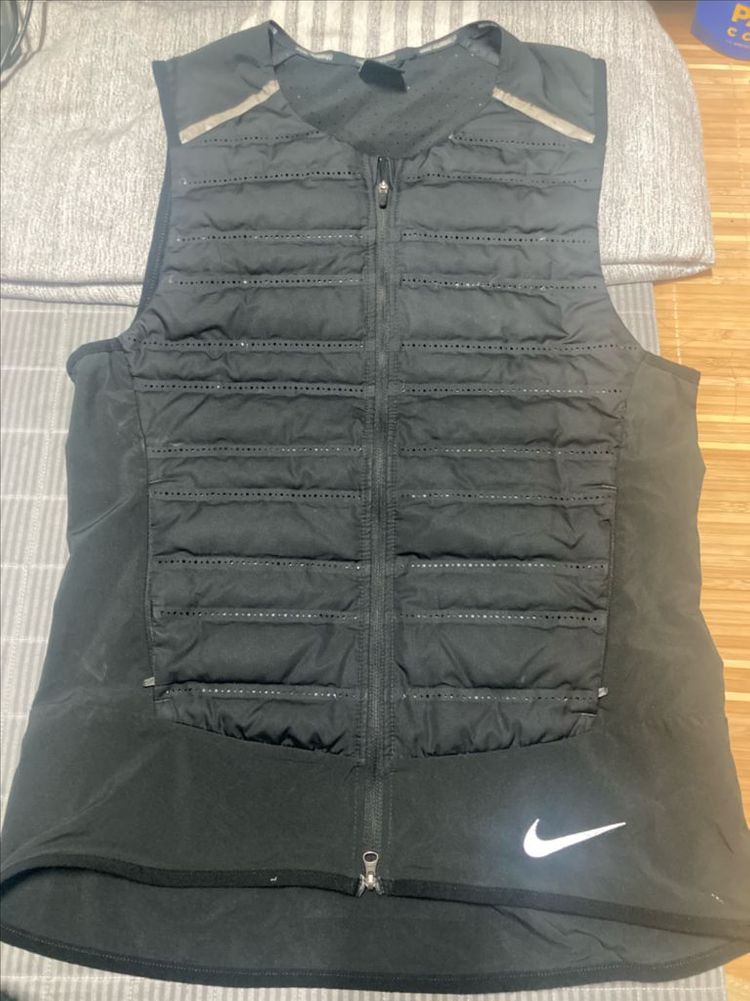 나이키러닝자켓과 나이키에어로로프트 조끼와자켓 m사이즈 팝니다--3