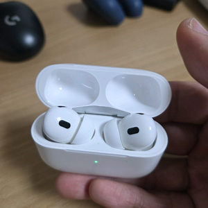 에어팟 프로 2세대 판매(본체 1개 더 드림)