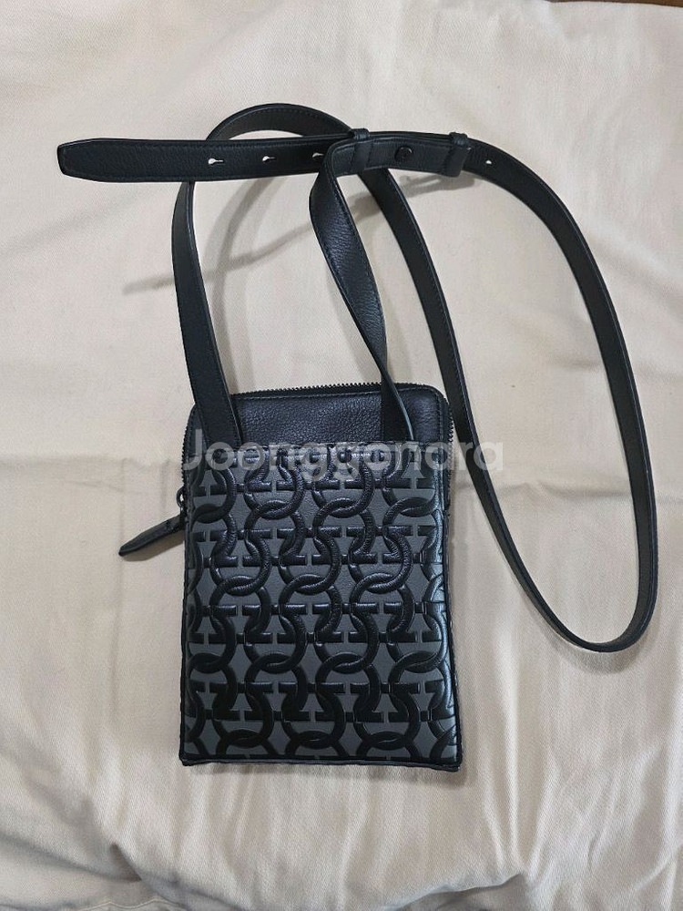 살바토레 페라가모 간치니 크로스백(정품)--1