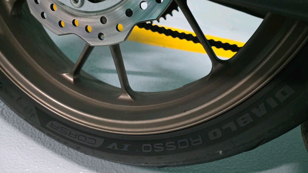 혼다 CB125R 이미지