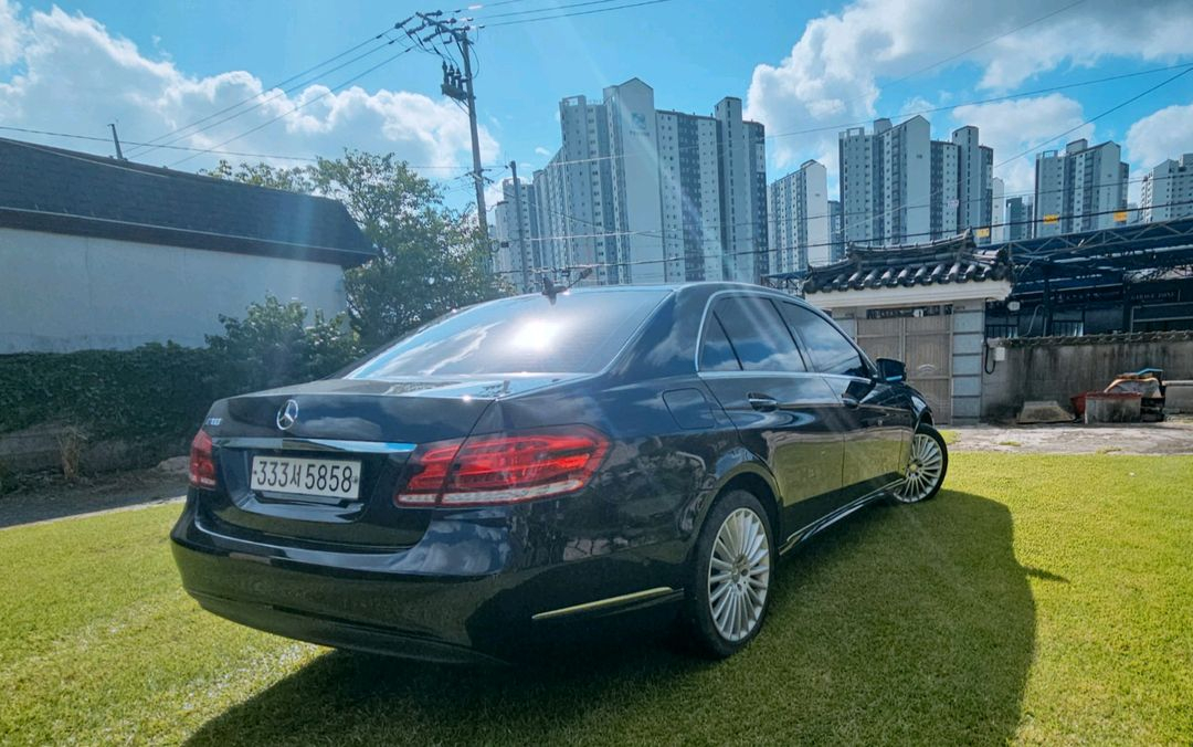 2016년형 벤츠 E300 자연흡기 마지막모델 판매합니다--3