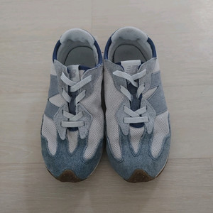 뉴발란스327 200사이즈