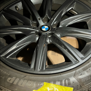 BMW 순정휠 & 굿이어 런플랫 윈터 타이어 18인치