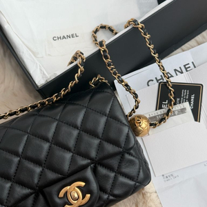 샤넬 쁘띠삭 골드볼 이미지