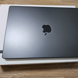 맥북프로 14 m3pro 18/512기가 팔아요