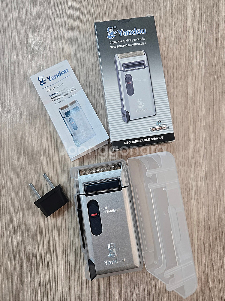 끝내주는 수입품 전기 면도기 새상품 220v 돼지코증정--2